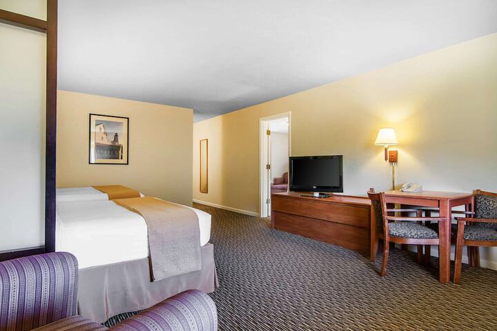 Room 16 of 37