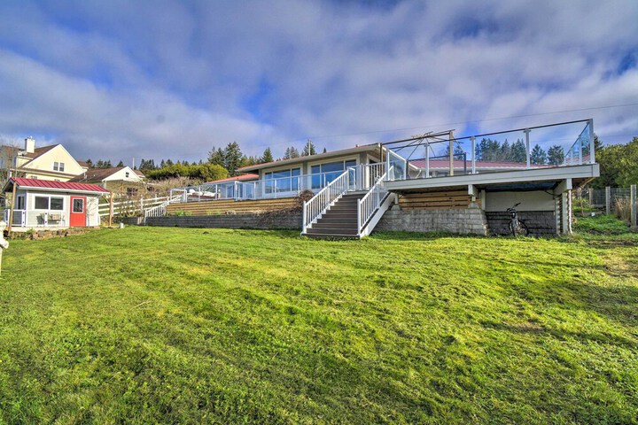 Breathtaking Port Ludlow Home w / Deck & Yard
