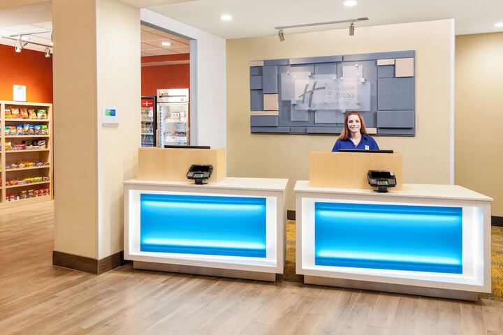 Holiday Inn Express & Suites Sandusky by IHG