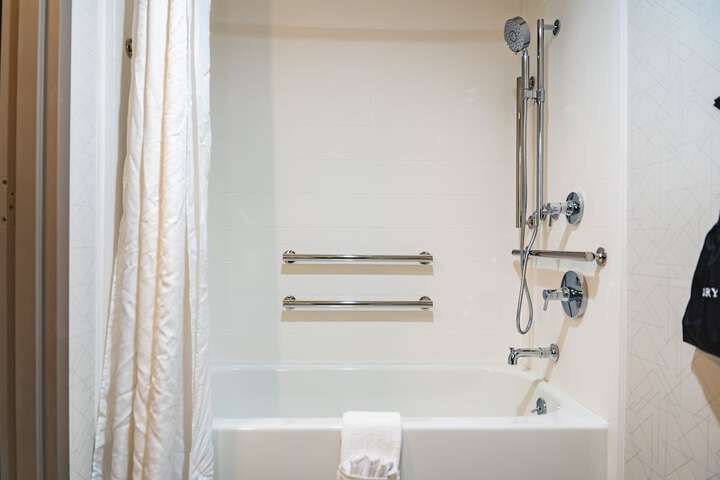 Holiday Inn Express Frazer - Malvern by IHG