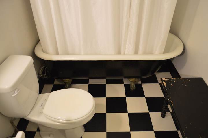Room 38 of 48