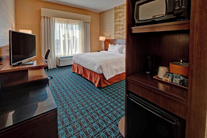 Room 15 of 34