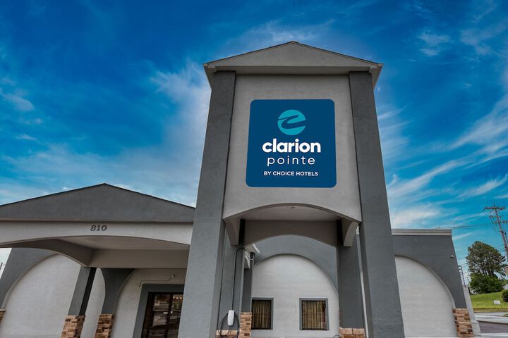 Clarion Pointe Decatur River City