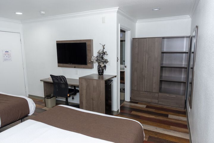Room 13 of 26