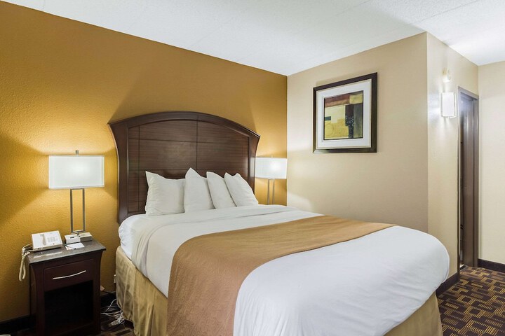 Room 21 of 33