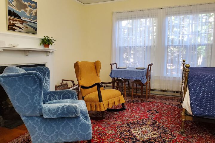 Room 4 of 91