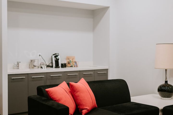 Room 32 of 47