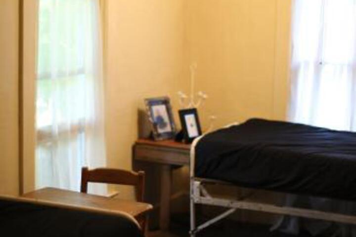 Kaaterskill House