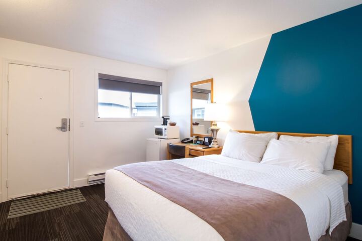 Room 32 of 46