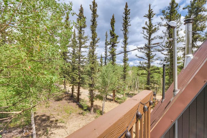 Sunny Muddy Moose Cabin w / Fire Pit & Mtn Views!