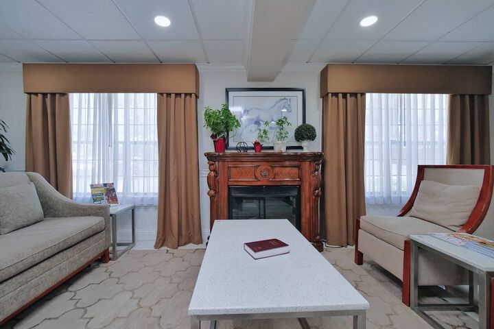Red Lion Inn & Suites Auburn