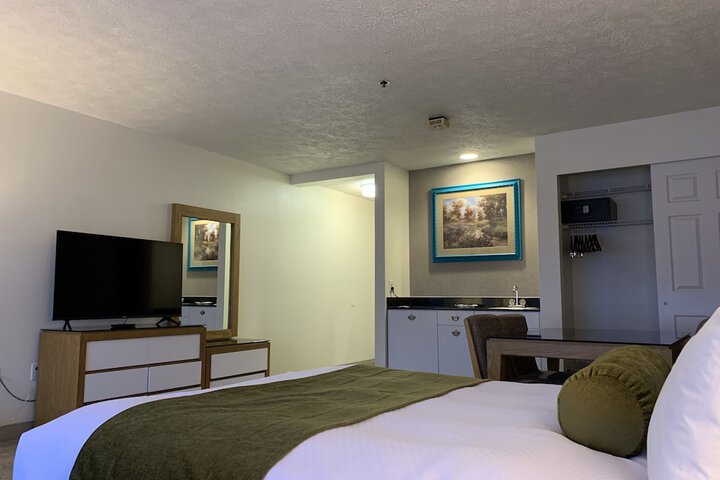 Room 40 of 98