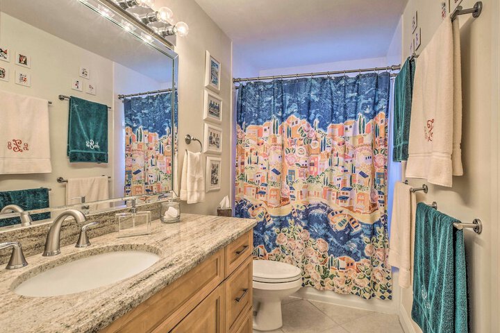 Spacious Naples Home 1 Mi to Vanderbilt Beach!