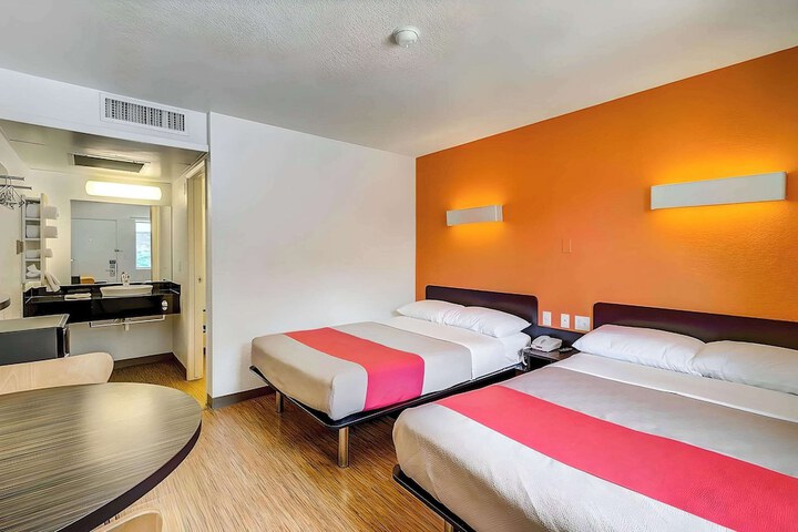 Room 14 of 20