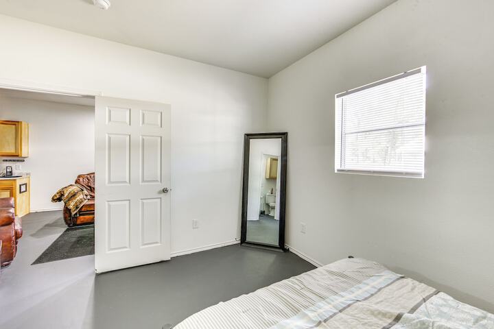 6 Mi to Nature Preserve: Apartment Near Lindale!
