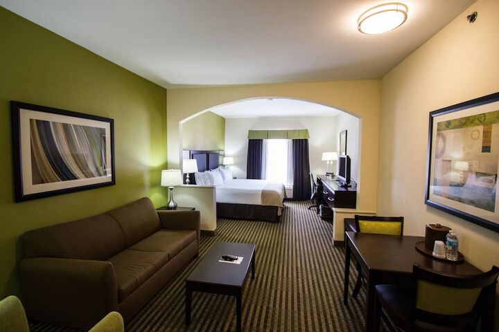 Room 16 of 28