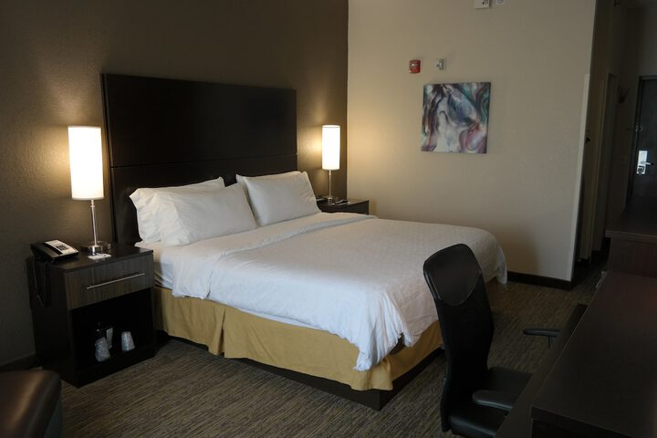 Room 17 of 34