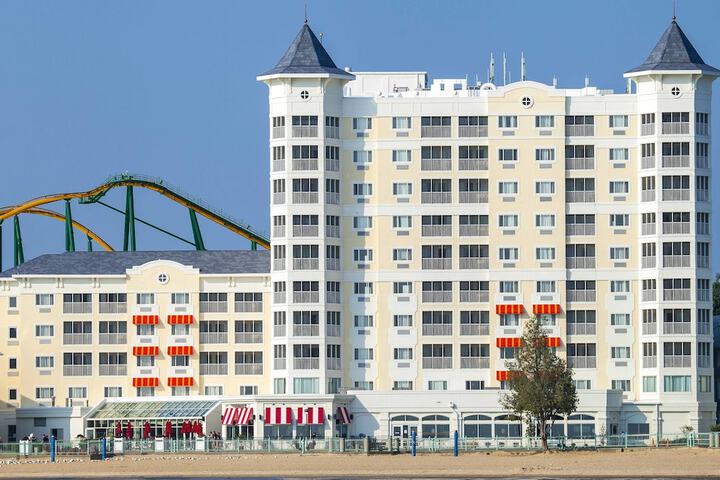Cedar Points Hotel Breakers