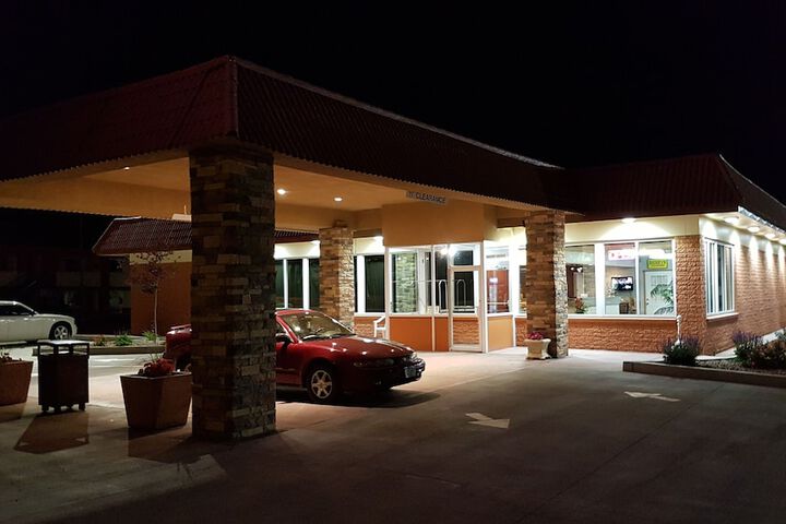 La Junta Inn