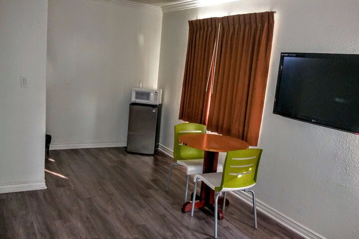 Room 8 of 21