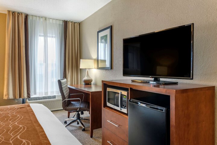 Room 17 of 40