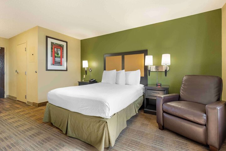 Extended Stay America Select Suites - St. Louis - O Fallon IL