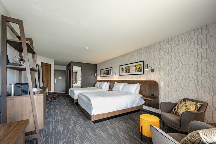Room 9 of 40