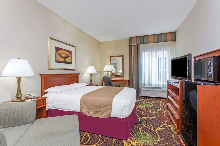 Room 10 of 19