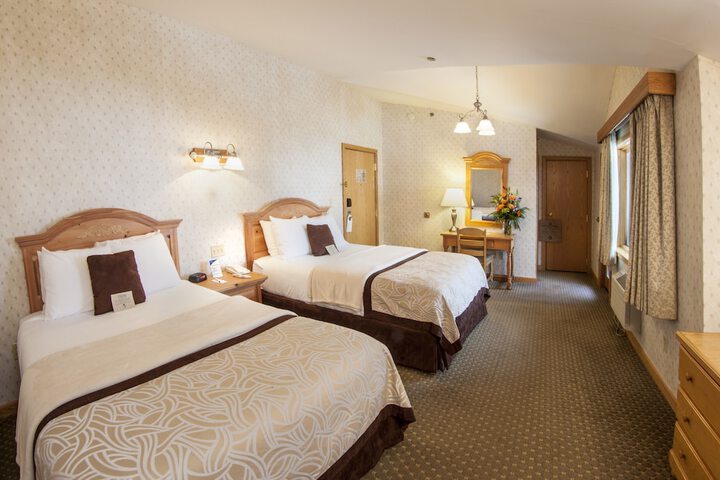 Golden Arrow Lakeside Resort