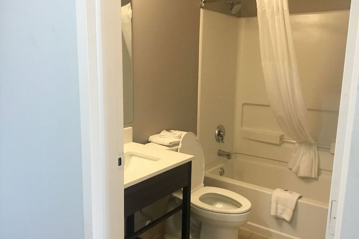 Room 16 of 37