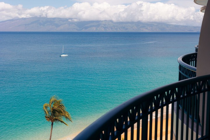 Royal Lahaina Resort & Bungalows