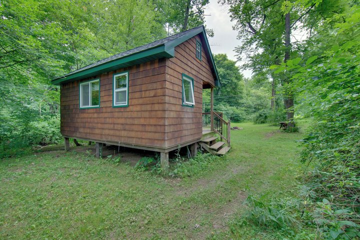 Tranquil Creekside Cabin in Dutch Country!