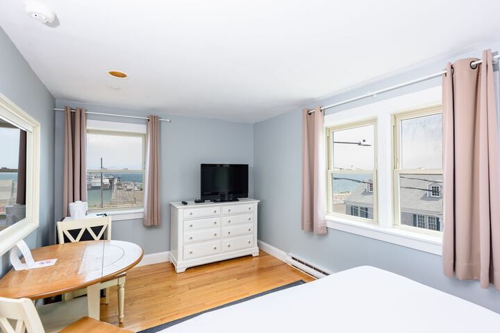 Room 55 of 104