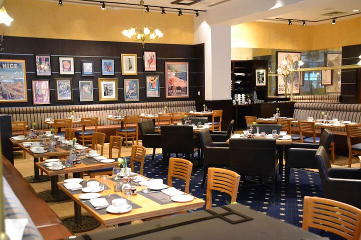 Dining 80 of 107