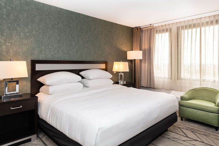 DoubleTree by Hilton Newark Penn Station