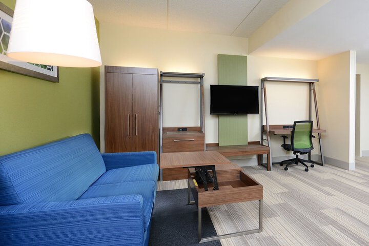 Room 37 of 53