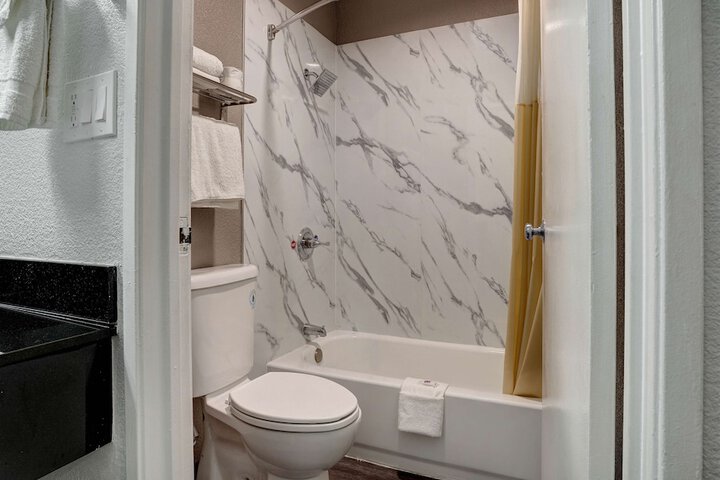 Room 12 of 27