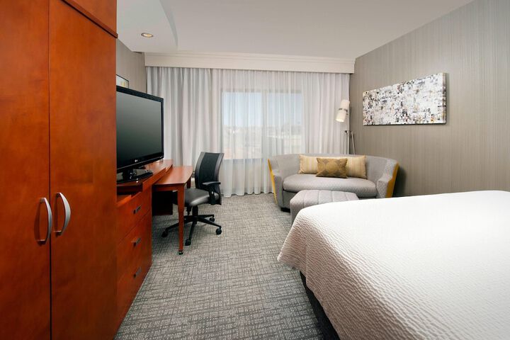 Room 21 of 28