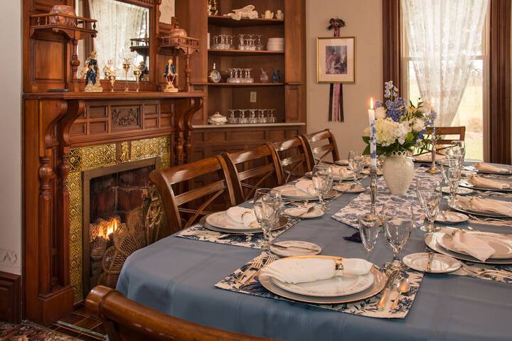 Dining 29 of 49