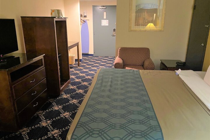 Room 15 of 40
