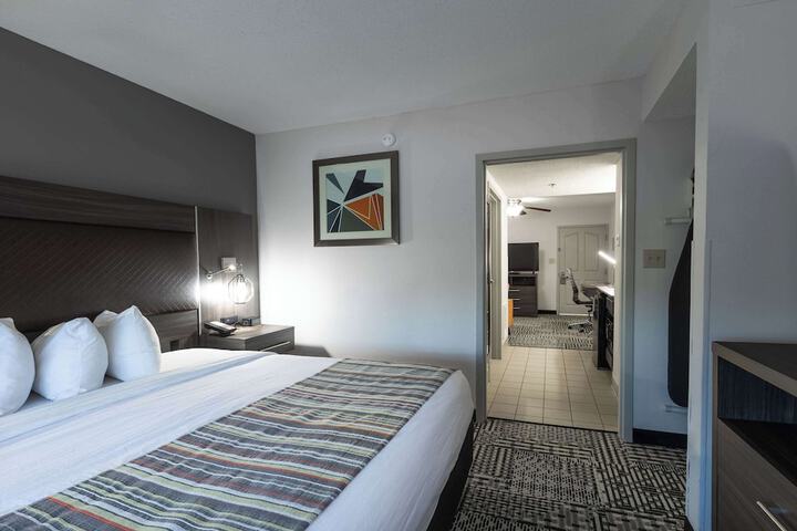 Room 49 of 98
