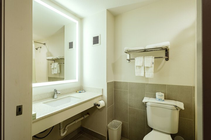 Room 3 of 13