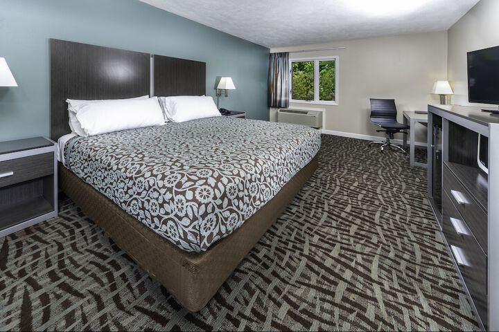 Room 8 of 26