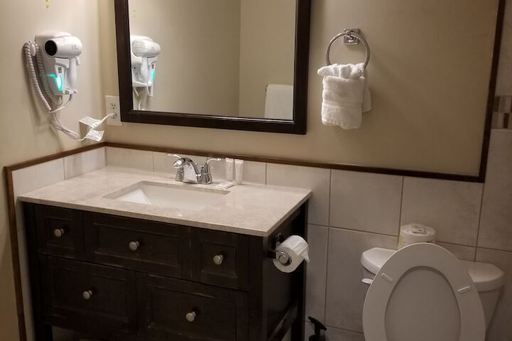 Room 27 of 46