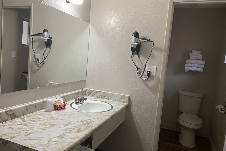 Room 4 of 30