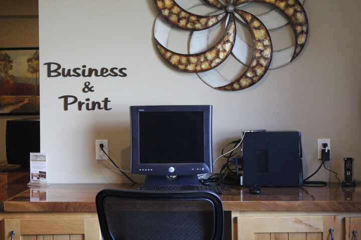 Business Center 29 of 37