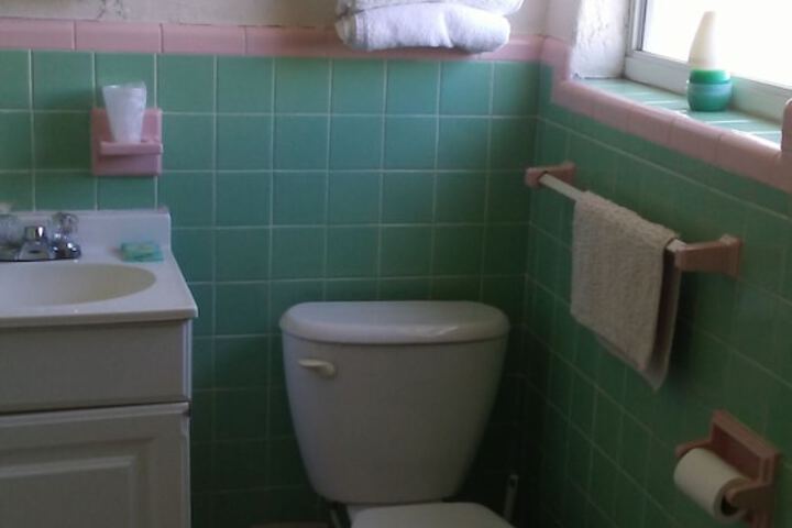 Room 5 of 8