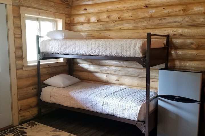 No Name City Luxury Cabins & RV