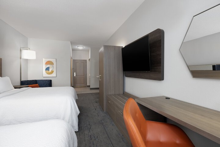 Room 34 of 49