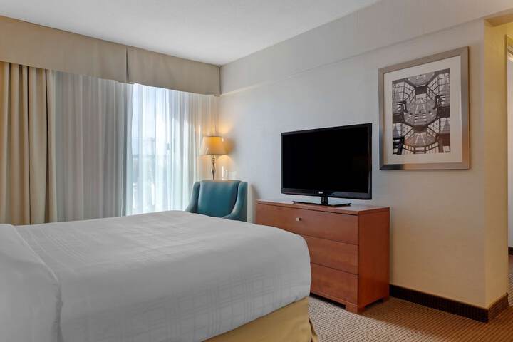Room 42 of 64